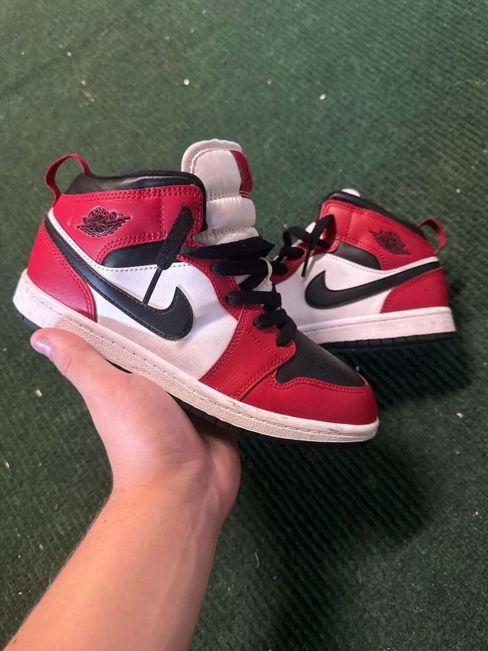 Nike Air Jordan 1 Mid PS Chicago Black Toe Sneakers Youth Size 3Y / 4.5 Women